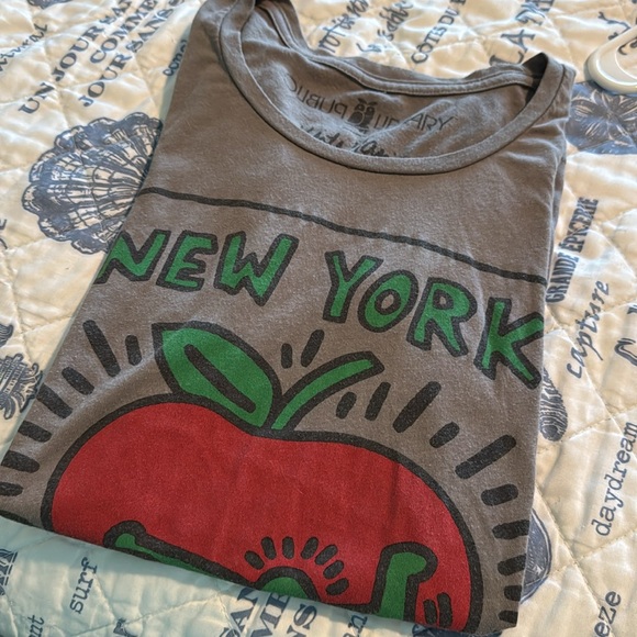 Public Library Keith Haring New York tee shirt size medium - Picture 6 of 6